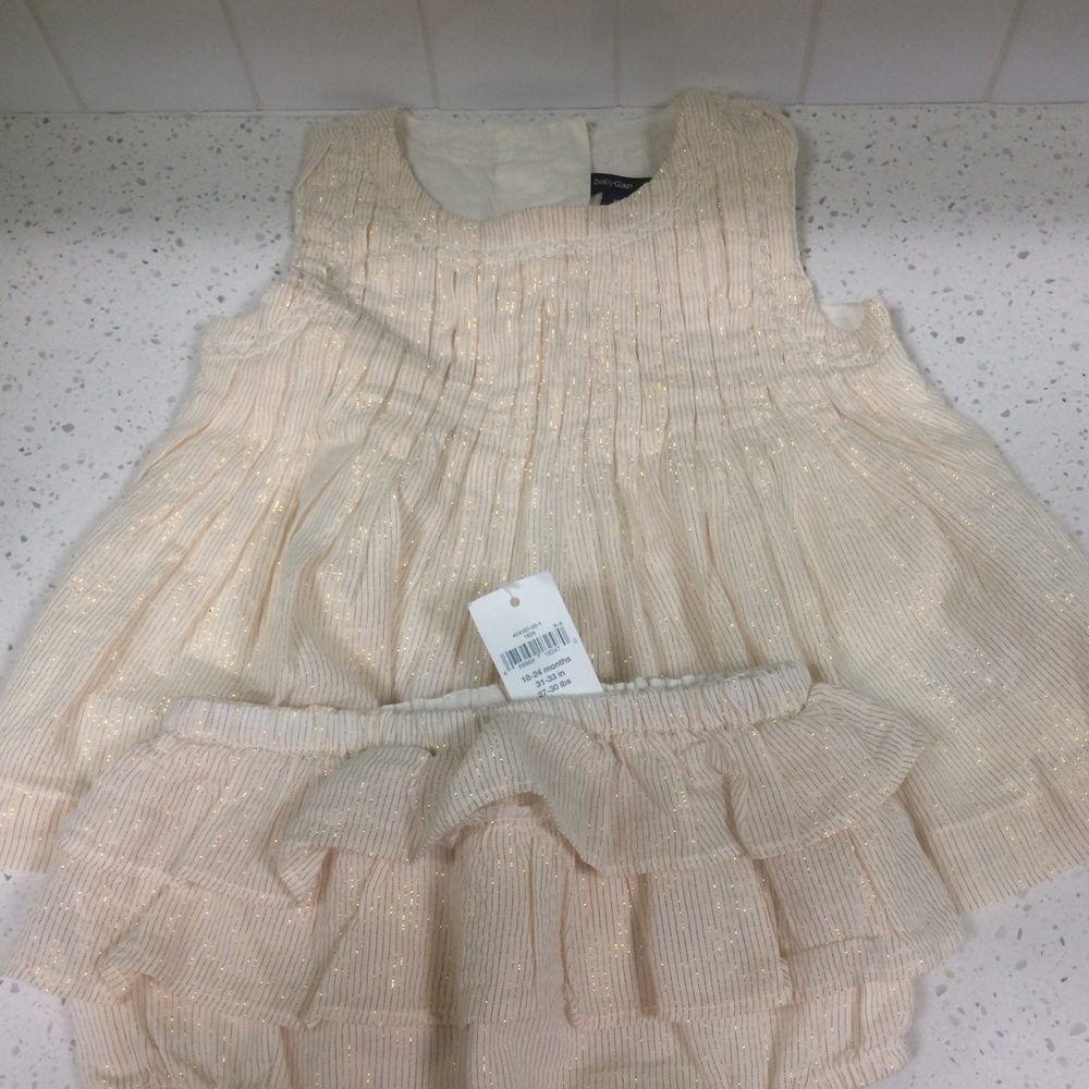 Baby gap top and bloomers