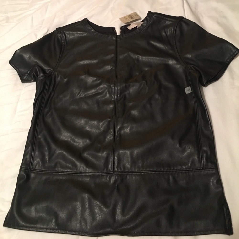Short sleeve top