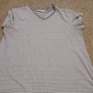 Used Maternity tee shirt casual by motherhood