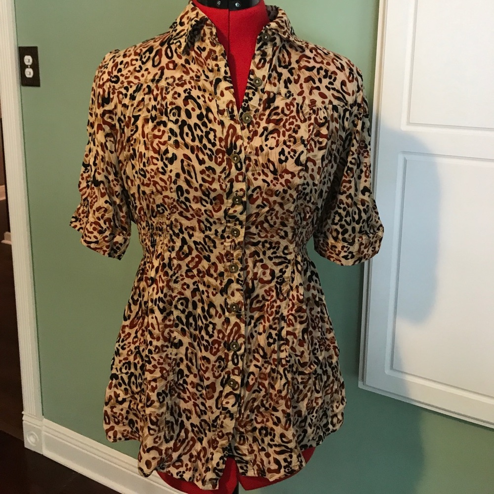 Blouse button up