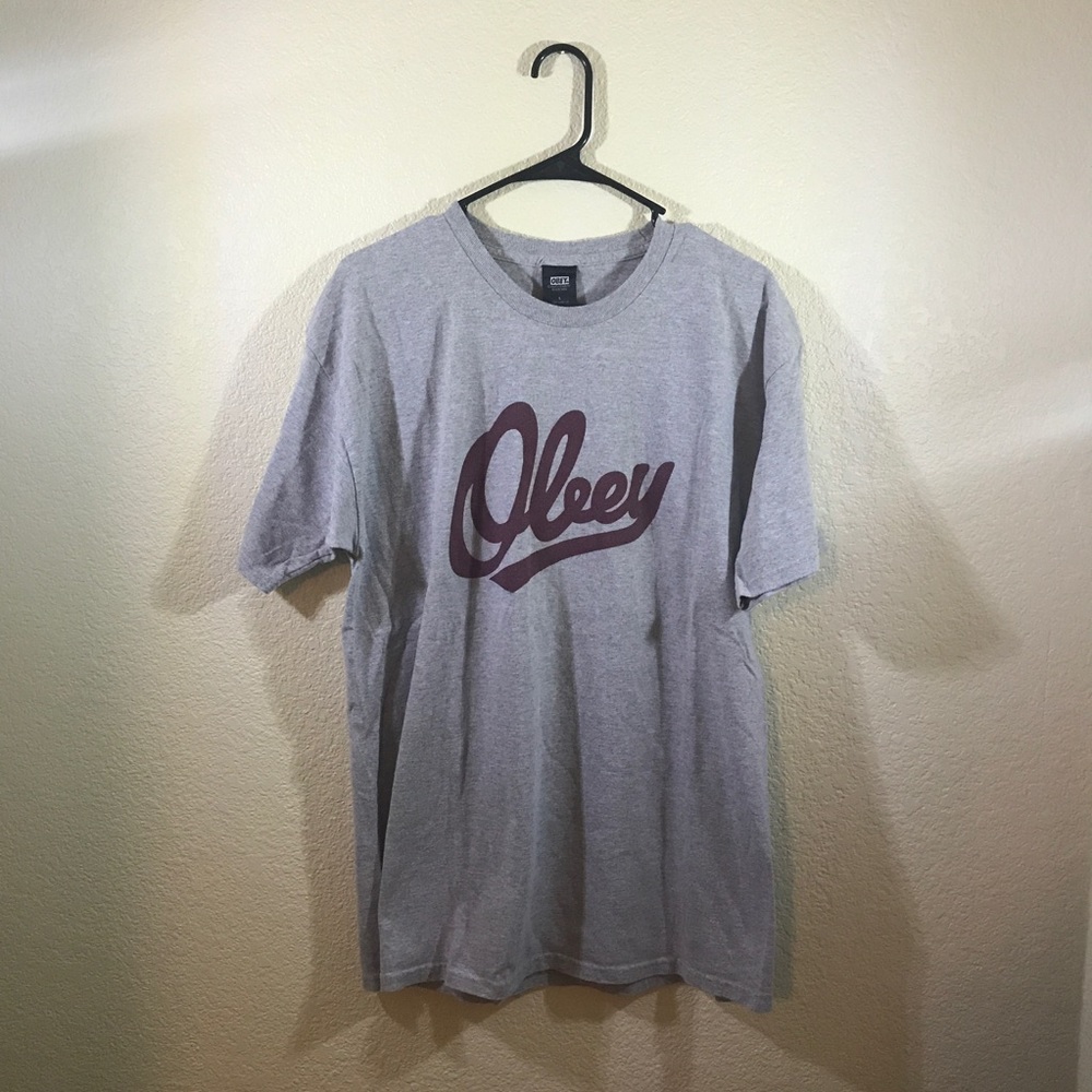 Obey script logo t shirt