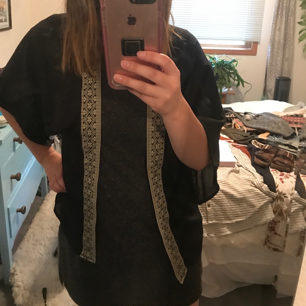 Black and cream embroidered kimono