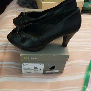 Size 9 Ziera Never Worn Black  Heels