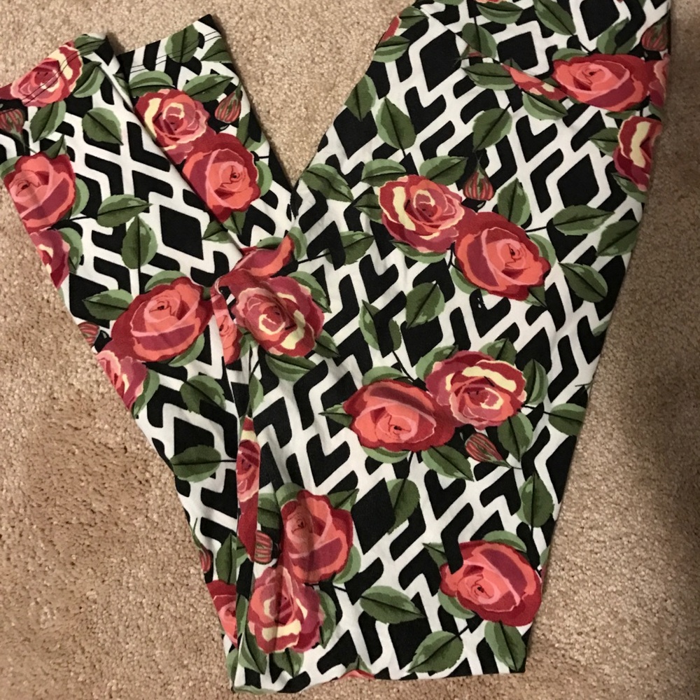 OS Lularoe lattice rose leggings