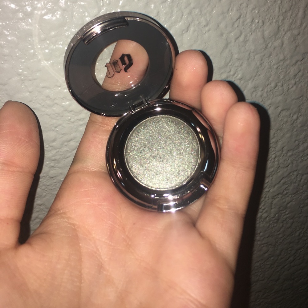 urban decay single eyeshadow in "snare"
