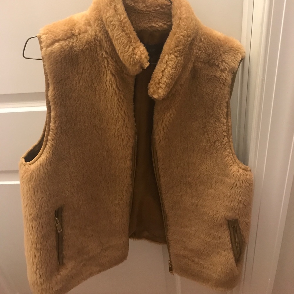TAN J CREW VEST SIZE SMALL!
