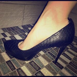 Calvin Klein size 9m worn once