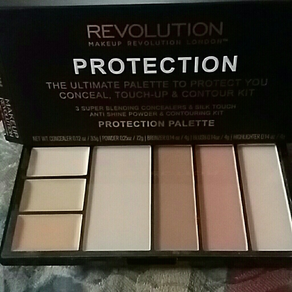 Makeup Revolution London & Beauty Bundle