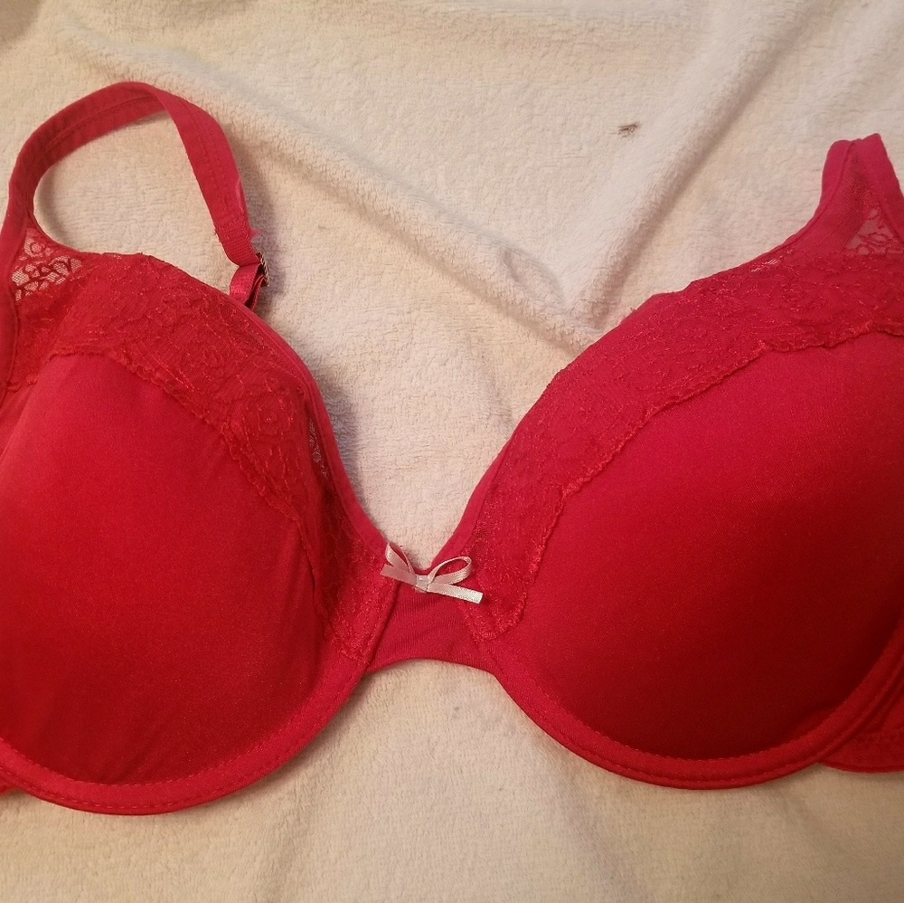 👉FINAL Red Isaac mazrahi Bra size 36D