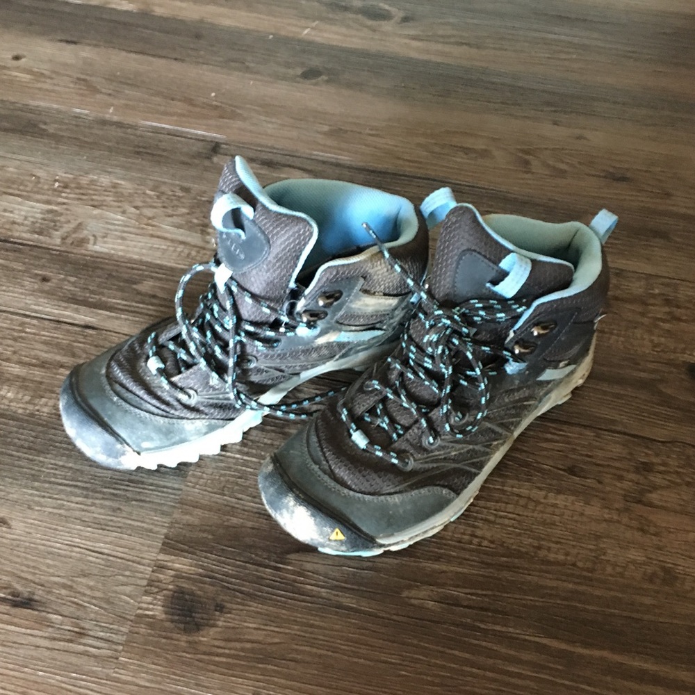 {keen} women's mid hiking boots