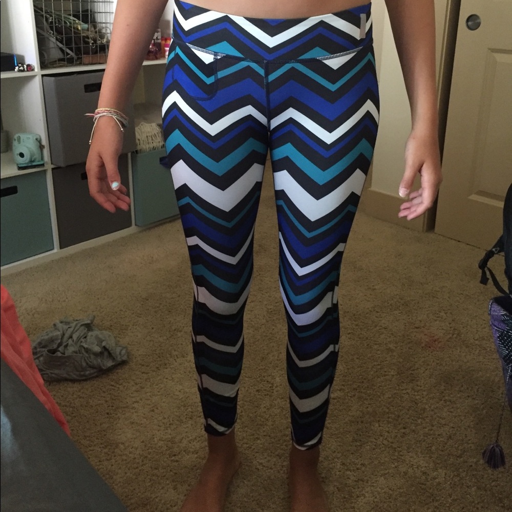 Zella (girls) size large fit women small