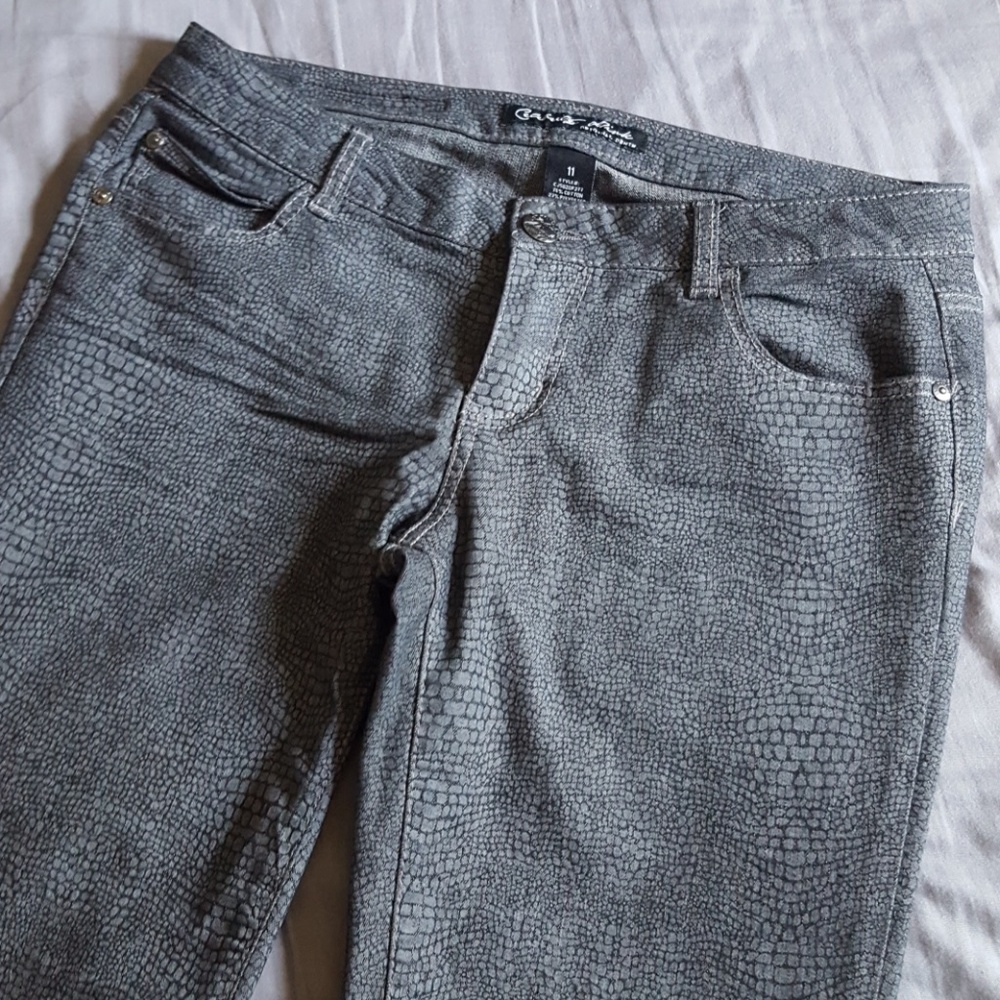 🌟 Celebrity Pink Printed Gray Jeans 11