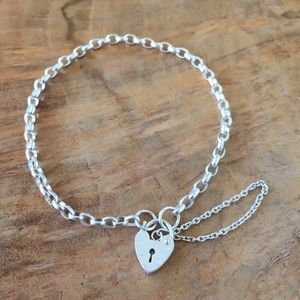 Sterling Silver Heart Lock Chainlink Bracelet