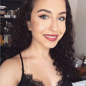 Meet your Posher, Christina