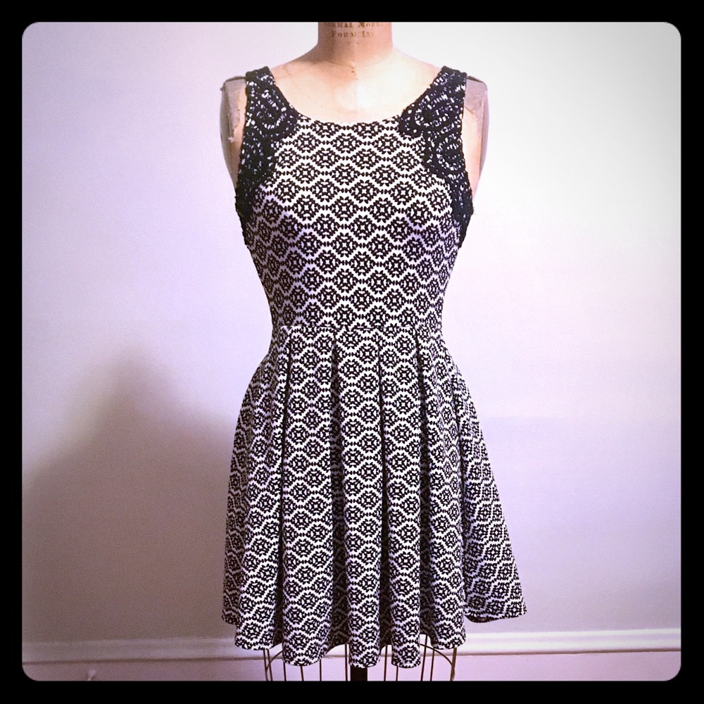 Xhilaration Lace Detail Dress XS Dress