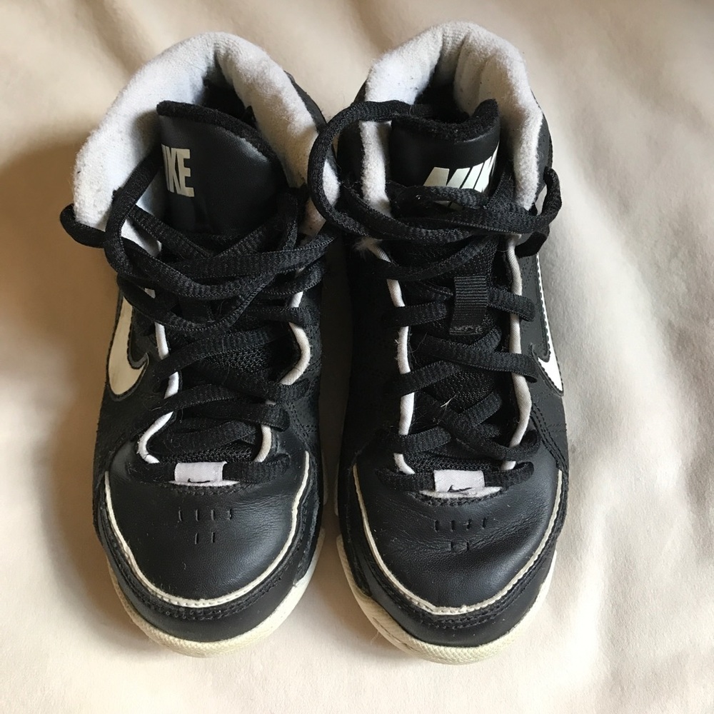 Kids Basketball Shoe