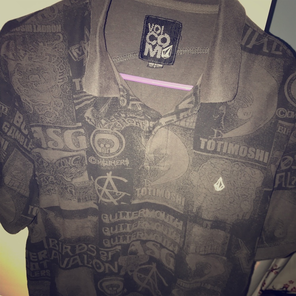 Volcom punk rock collar shirt
