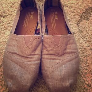 6.5 W Tom Shoes, Light Purple, gently used