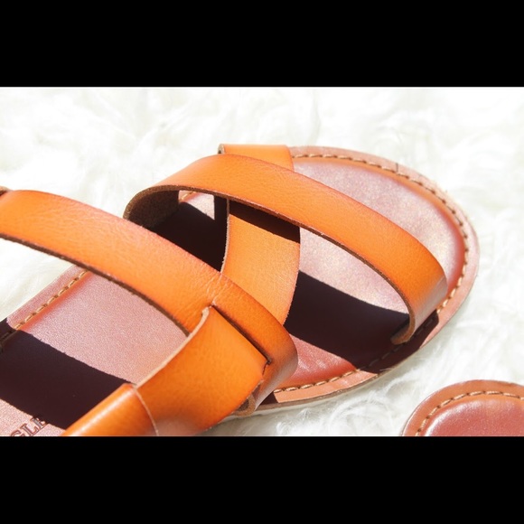 AEO American eagle leather looking sandals - Picture 3 of 8