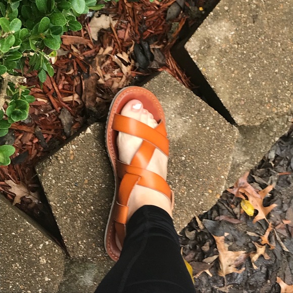 AEO American eagle leather looking sandals - Picture 7 of 8