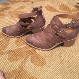 Brand new Qupid size 9 boots