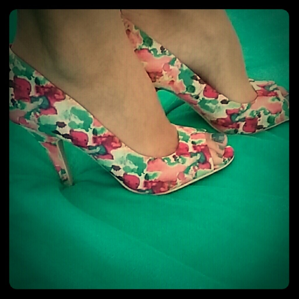 Paint splatter heels