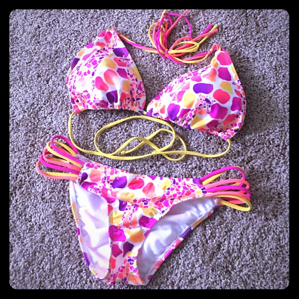 Super Cute Multi-Color Razor Bikini - image 1