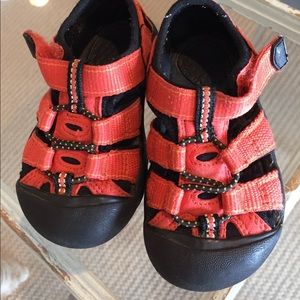 Toddler Keens Unisex orange!