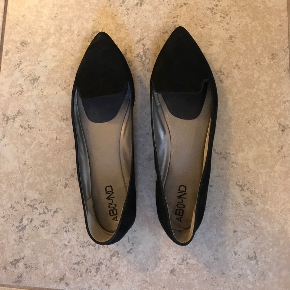 Black flats pointed toe