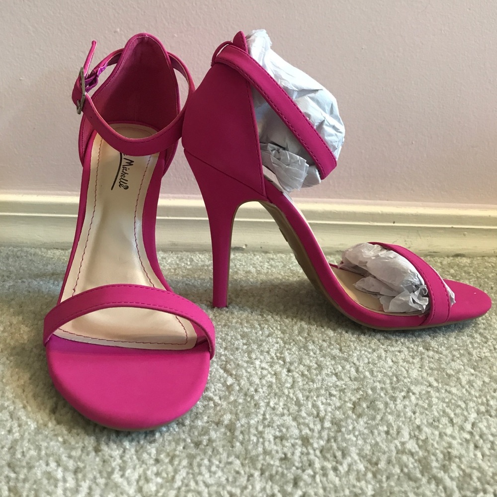 Pink Anne Michelle pumps