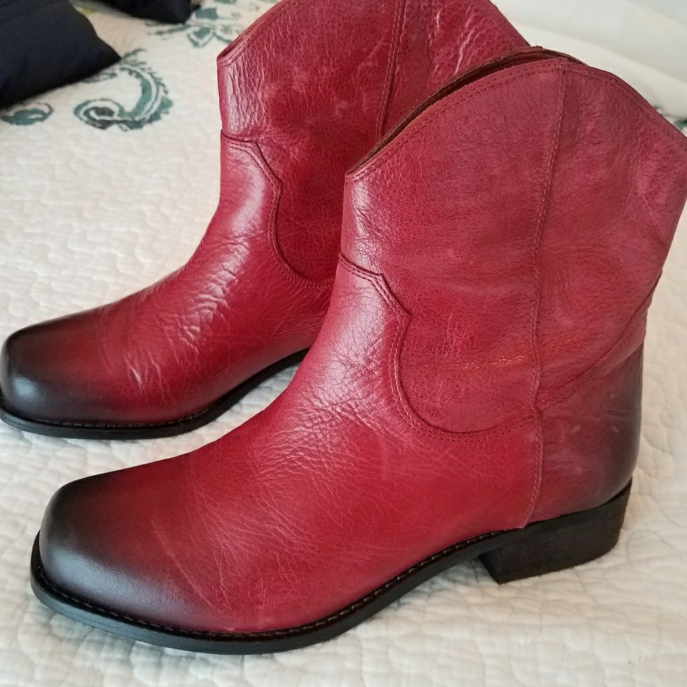 Jessica Simpson leather boots