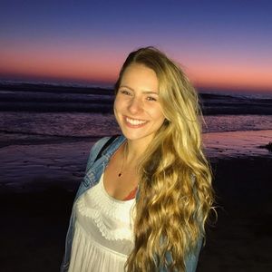 Meet your Posher, Nicole