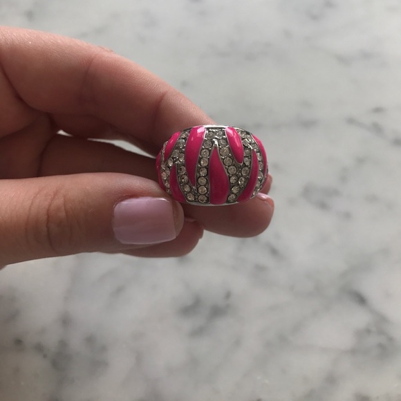 Express Rhinestone Pink Statement Ring NWOT - Picture 2 of 4