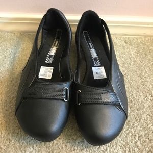 Puma flats