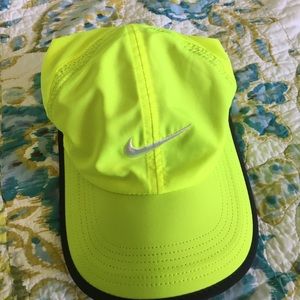 Nike featherlight hat