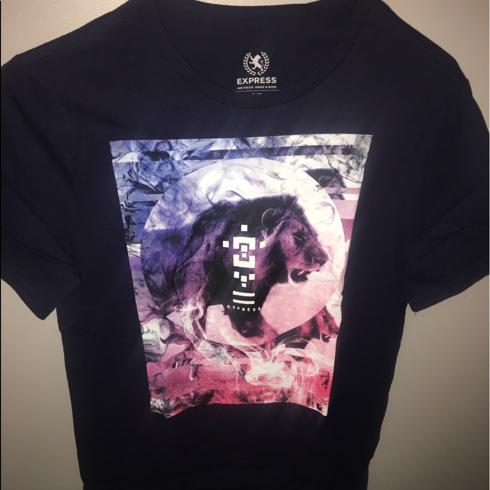 Express graphics t-shirt!
