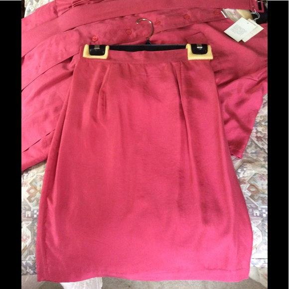 Vintage Silk Skirt Suit With Unique Sun Design - Picture 3 of 6