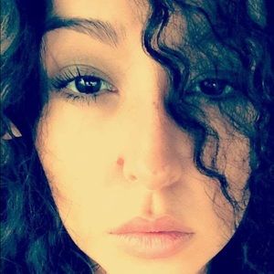 Meet your Posher, Cristina