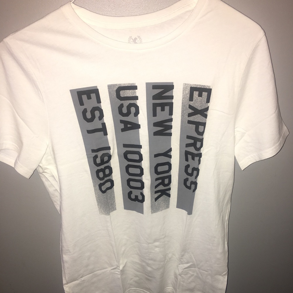 Express graphics t-shirt size small