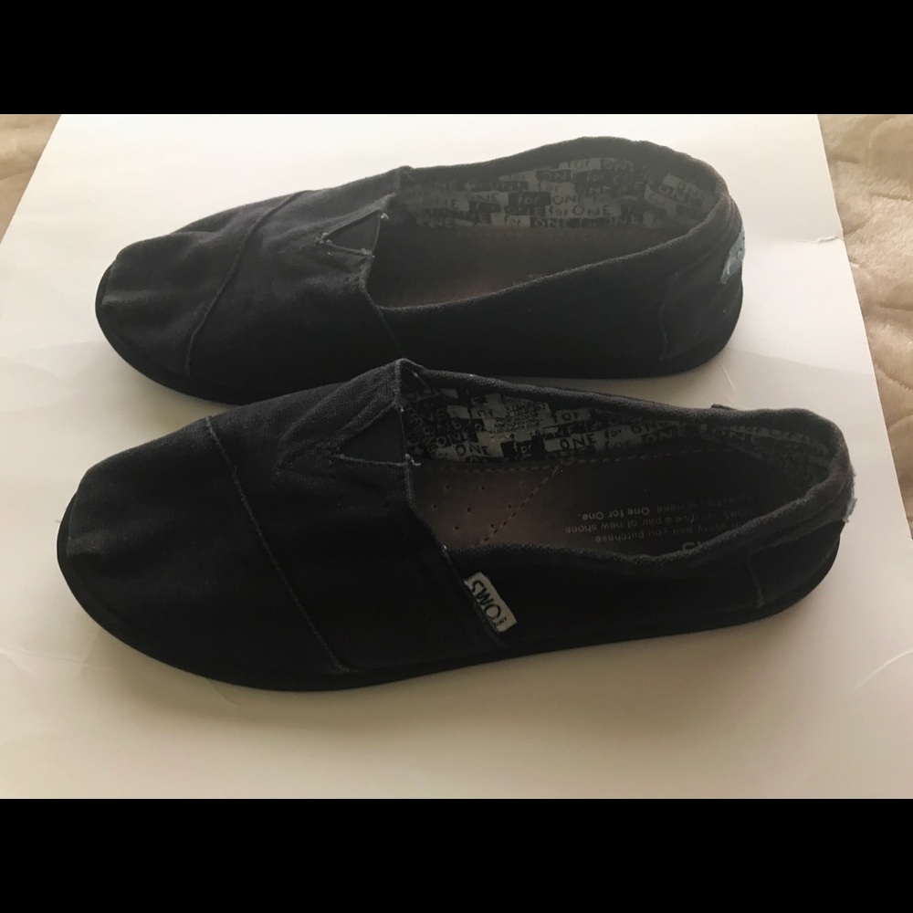 Toms , size 5