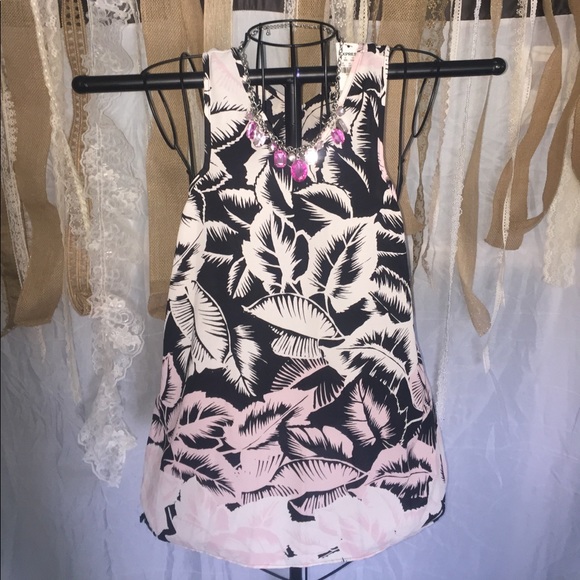 Brand new with tags Express chiffon tank top - Picture 1 of 4