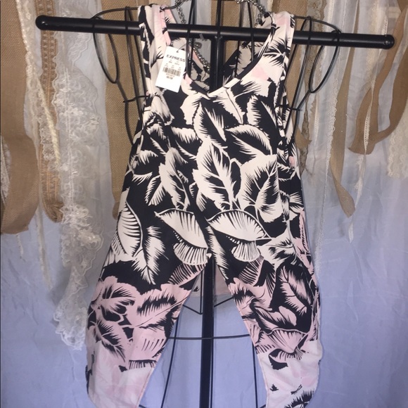 Brand new with tags Express chiffon tank top - Picture 3 of 4
