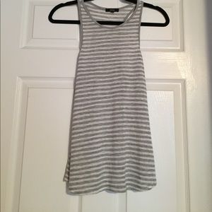Flowy Razorback grey and white striped tank
