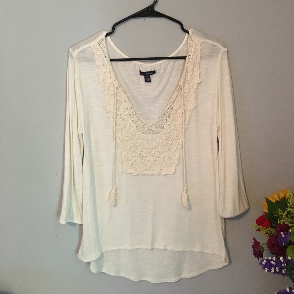 AE cream shirt. Size small.