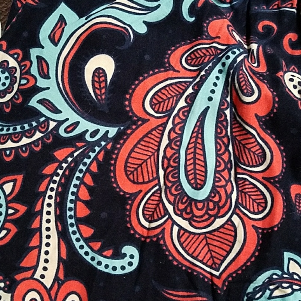 PLUS Size Leggings OSFM. NWT - Picture 5 of 5