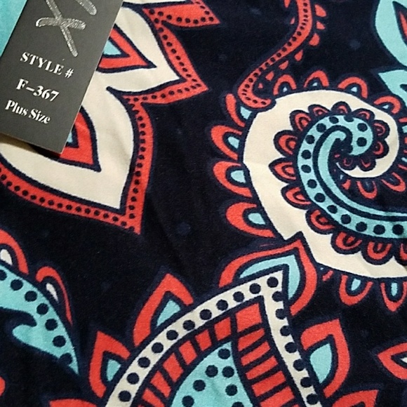 PLUS Size Leggings OSFM. NWT - Picture 2 of 5