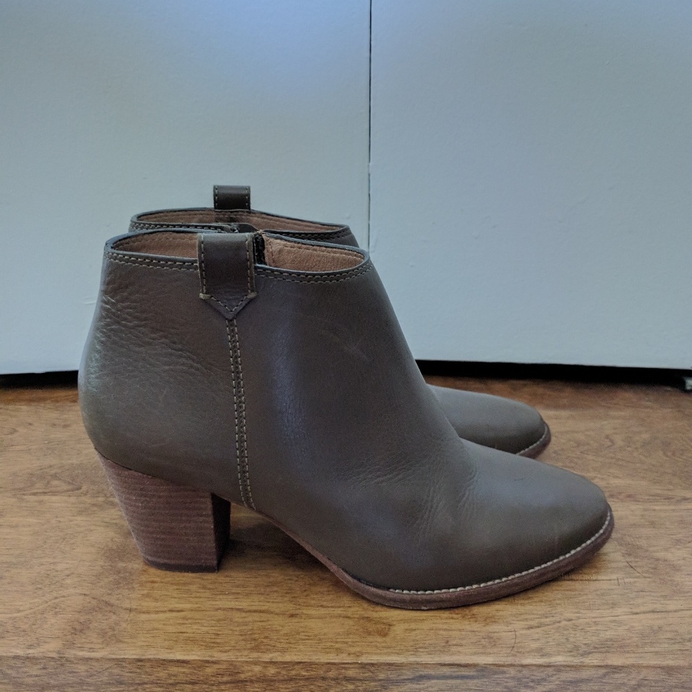 Madewell Billie Boot in Taupe Leather