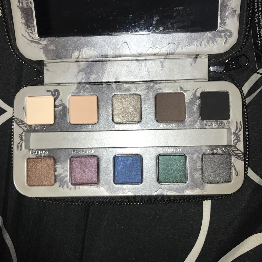 Urban Decay Smoked eyeshadow pallet