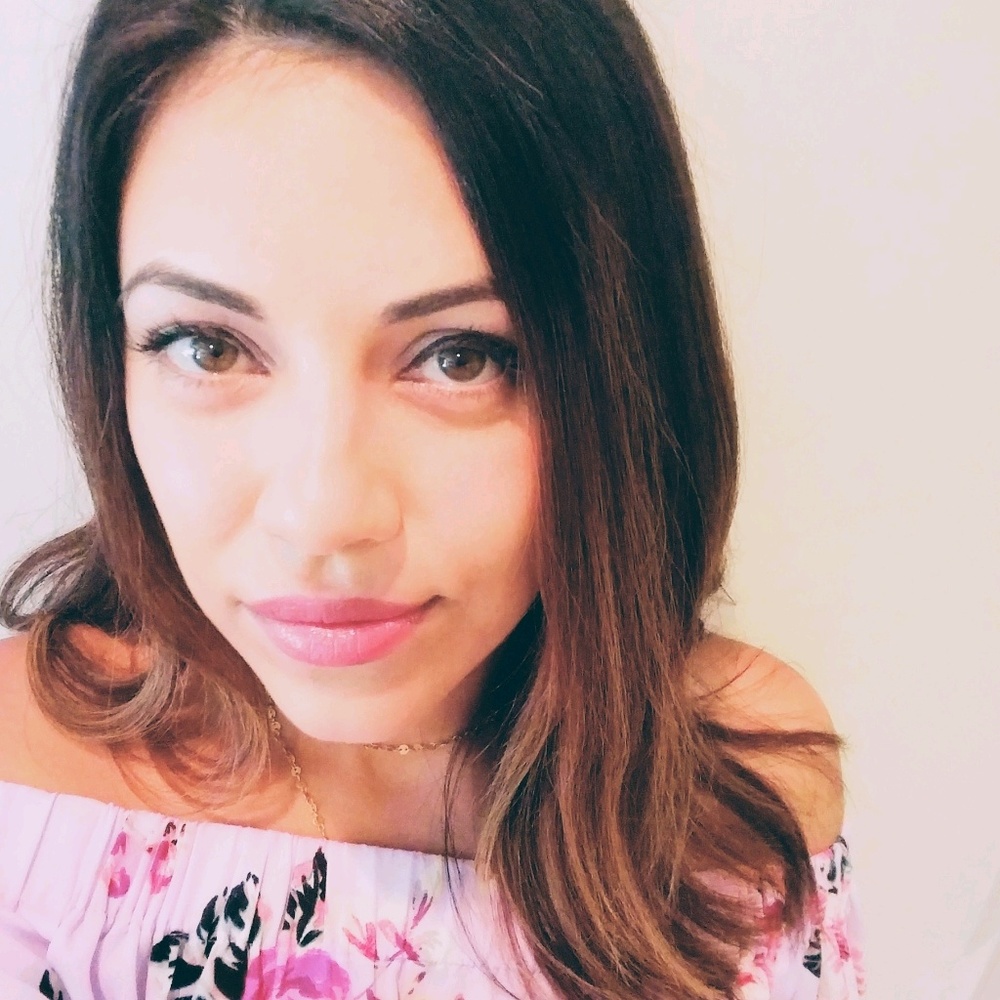 Meet your Posher, Raquel