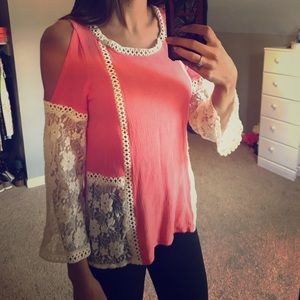 Cold shoulder blouse with lace